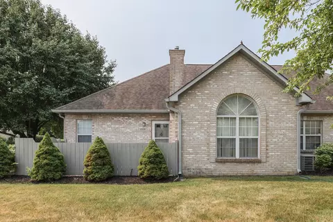 5930 Quail Run Dr, Indianapolis, IN 46237
