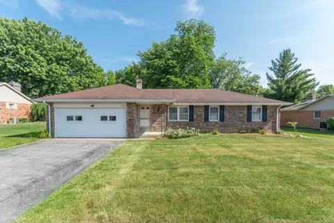 1320 Colonial Ln, Danville, IN 46122