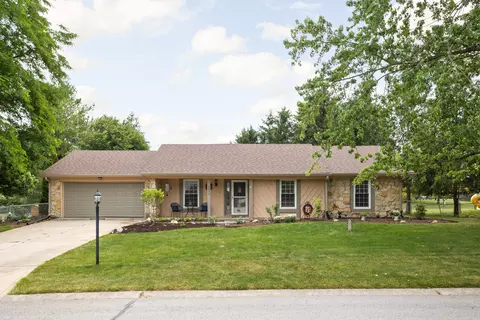 9893 Barth Dr, Zionsville, IN 46077
