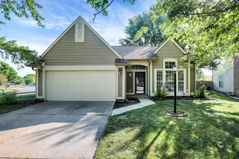 5364 Old Barn Dr, Indianapolis, IN 46268
