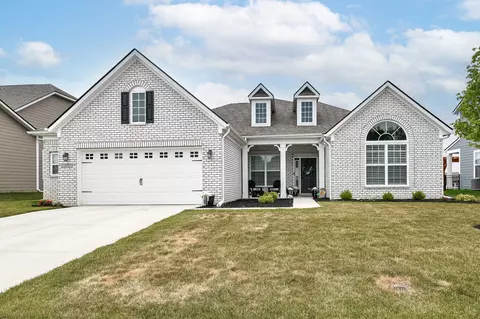 10762 Boulder Ridge Dr, Brownsburg, IN 46112