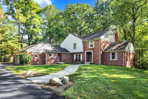 5533 Overbrook Cir, Indianapolis, IN 46226