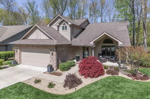 1122 Bitterwood Ct, Columbus, IN 47201