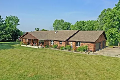 1449 S Clark Rd, Shelbyville, IN 46176