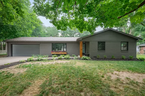 551 Meadow Ln, Zionsville, IN 46077