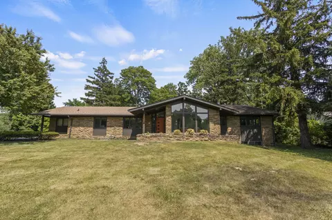 5359 Hedgerow Dr, Indianapolis, IN 46226