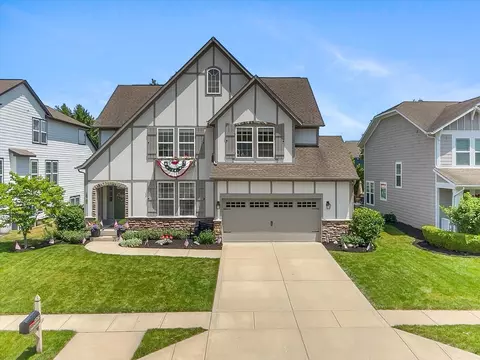 15782 Chapel Park Dr E, Noblesville, IN 46060