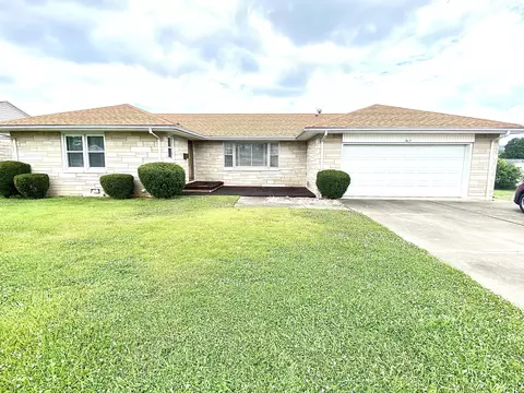 823 S Main St, Brownstown, IN 47220