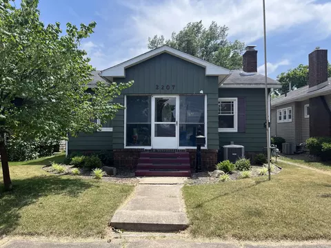2207 Deming St, Terre Haute, IN 47803