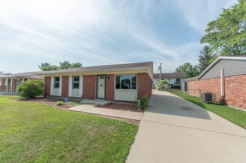 2855 12th St, Columbus, IN 47201
