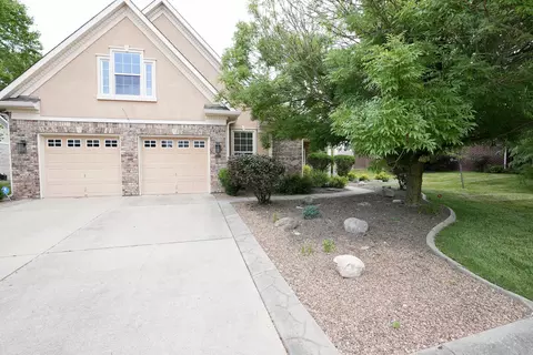 4287 Raintree Blvd, Greenwood, IN 46143