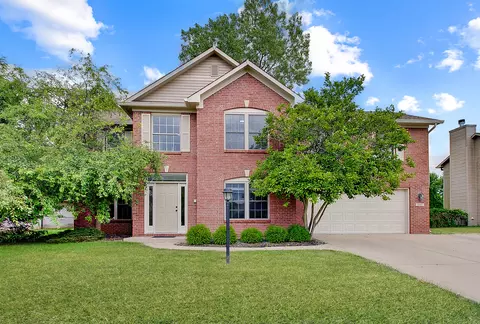 7637 Shannon Lakes Way, Indianapolis, IN 46217