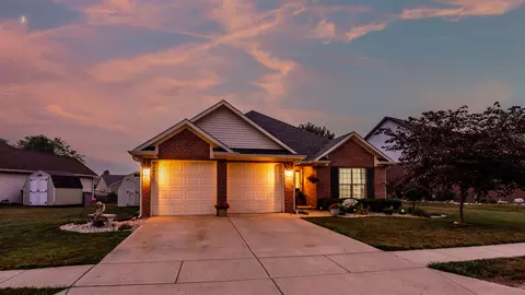 4298 W Summerhaven Dr, New Palestine, IN 46163