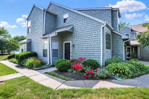 7322 Harbour Isle, Indianapolis, IN 46240