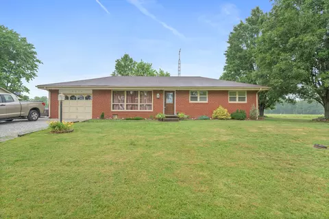 10876 E Greendale Dr, Seymour, IN 47274
