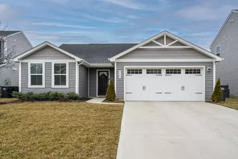 9745 Oak Grove Dr, Pendleton, IN 46064