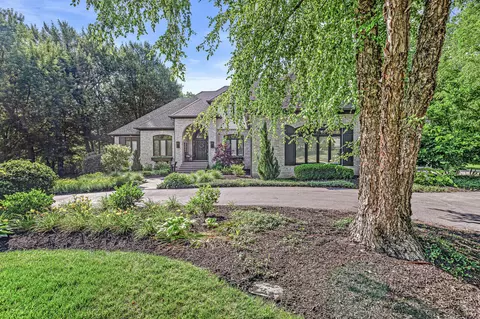 6205 Stonegate Ln, Zionsville, IN 46077