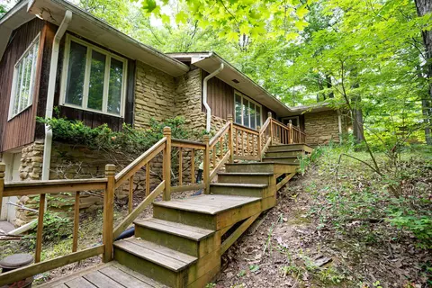9220 Sandbury Rd, Indianapolis, IN 46256