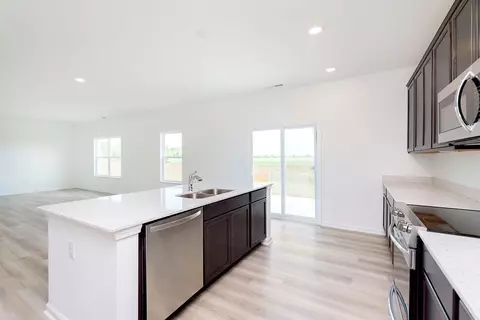 6742 Blackthorne Dr, Pendleton, IN 46064 photo 11