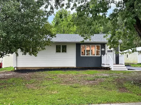 409 Meadow Dr, Greencastle, IN 46135