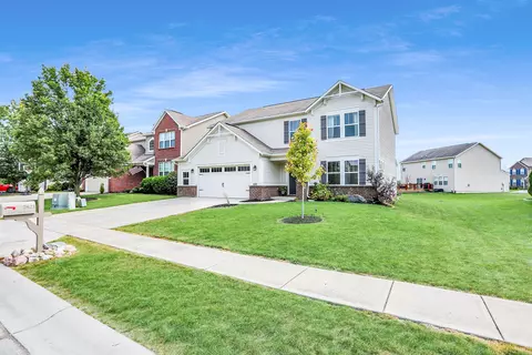 7821 Eagles Nest Blvd, Zionsville, IN 46077