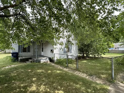 2700 Dillman St, Terre Haute, IN 47802