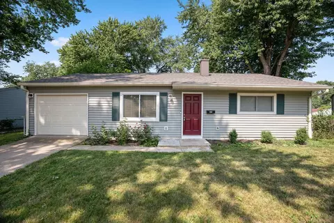 24 Brentwood Dr, Mooresville, IN 46158