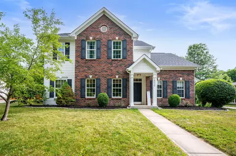 18046 Forreston Oak Dr, Noblesville, IN 46062