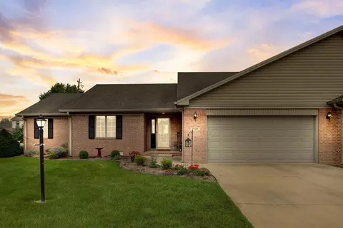 1032 Essex Ct, Lebanon, IN 46052