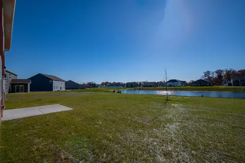 Exterior - 7725 Rolling Green Dr, Plainfield, IN 46168 photo 5 of 12