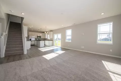Living - 7725 Rolling Green Dr, Plainfield, IN 46168 photo 1 of 2