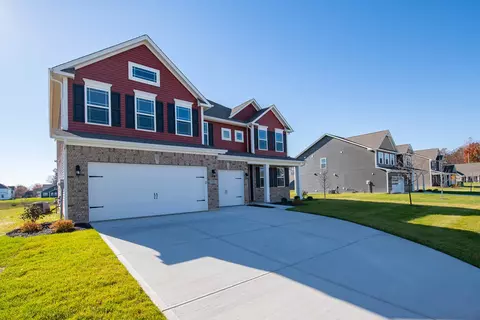 Exterior - 7725 Rolling Green Dr, Plainfield, IN 46168 photo 3 of 12