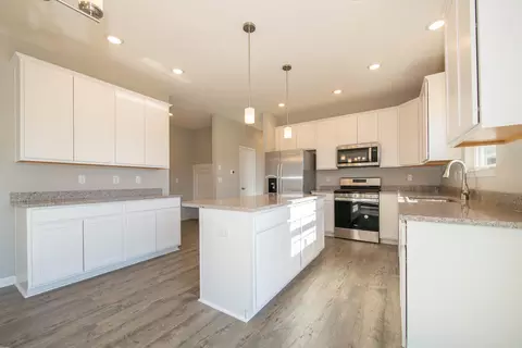 Kitchen - 7725 Rolling Green Dr, Plainfield, IN 46168 photo 2 of 5
