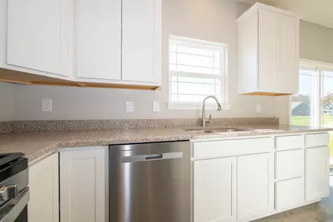 Kitchen - 7725 Rolling Green Dr, Plainfield, IN 46168 photo 4 of 5
