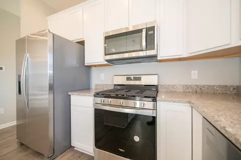 Kitchen - 7725 Rolling Green Dr, Plainfield, IN 46168 photo 3 of 5