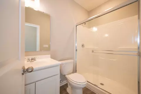 Bath - 7725 Rolling Green Dr, Plainfield, IN 46168 photo 1 of 5
