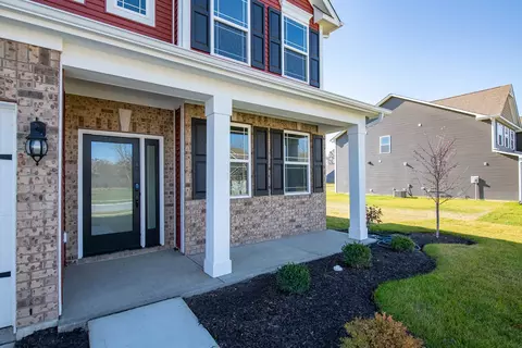 Exterior - 7725 Rolling Green Dr, Plainfield, IN 46168 photo 4 of 12