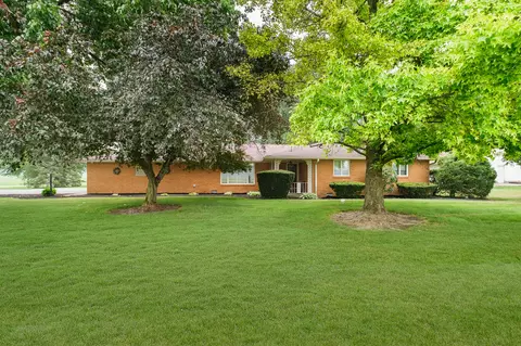 2525 Starlight Dr, Anderson, IN 46012