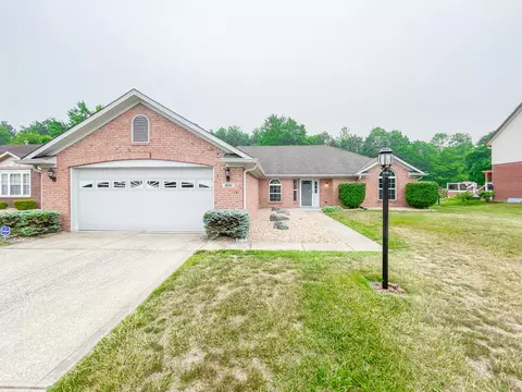 10041 Ironway Dr, Indianapolis, IN 46239