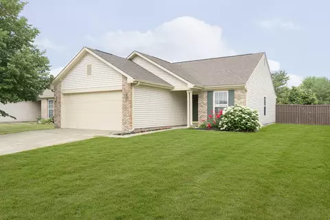 728 Hollowood Ln, Avon, IN 46123