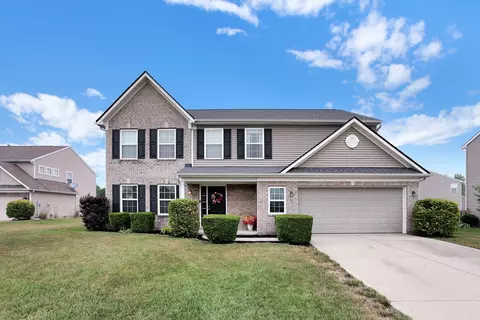 2071 S Woodgrove Way, New Palestine, IN 46163