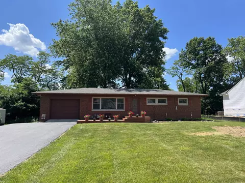 321 Shoshone Dr, Carmel, IN 46032