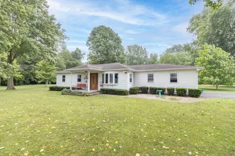 8919 S Russell St, Knightstown, IN 46148