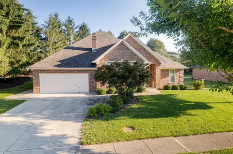 5396 Innisbrooke Ln, Greenwood, IN 46142