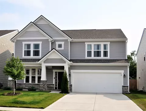 2501 Creek Bank Dr, Columbus, IN 47201