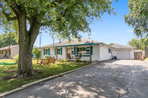 109 Lynwood Dr, Whiteland, IN 46184