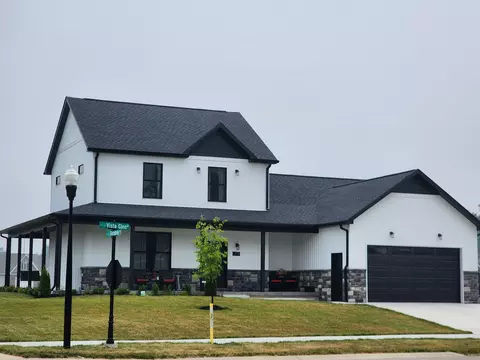 654 Vista Glen Dr, Terre Haute, IN 47803
