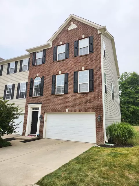 9032 Rider Dr, Fishers, IN 46038