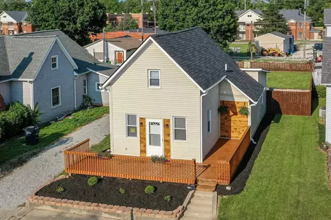 221 N 12th St, Elwood, IN 46036