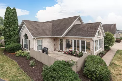 7356 Lake Lakota Pl #28, Indianapolis, IN 46217